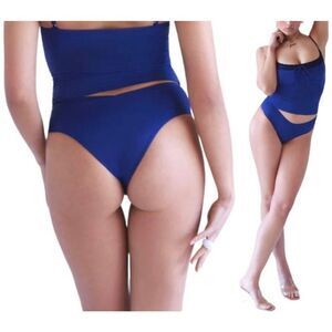 Frankie’s Bikinis x Sydney Sweeney Noemi Cheeky Bottom